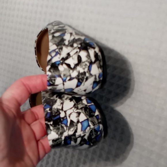 Joe's Women's Pointed Toe Leather Abstract Print Flats Size 10 Blue/Black/White - Picture 8 of 14